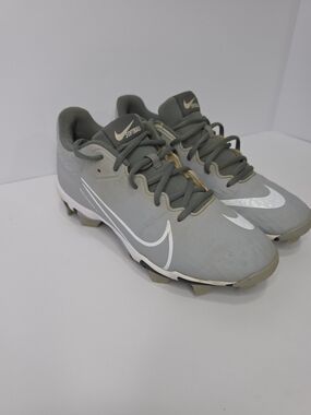 Nike Women’s Gray and White Softball Cleats